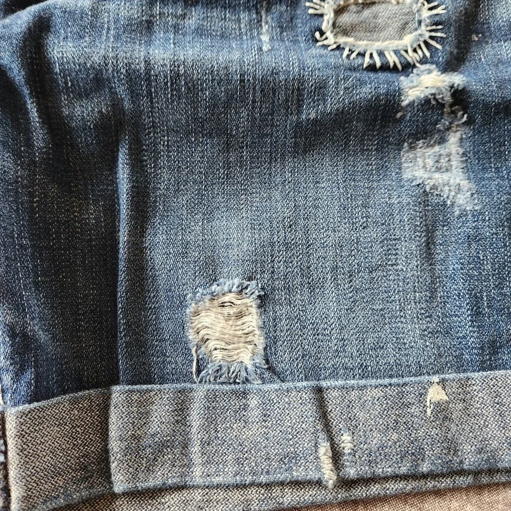 BKE Sloan Shorts Womens 28 Blue Denim Dark Wash Mid Rise Distressed Embellished - Picture 7 of 10